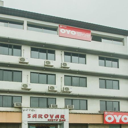 Oyo Hotel Sarovar Grand Kalamboli Exterior foto