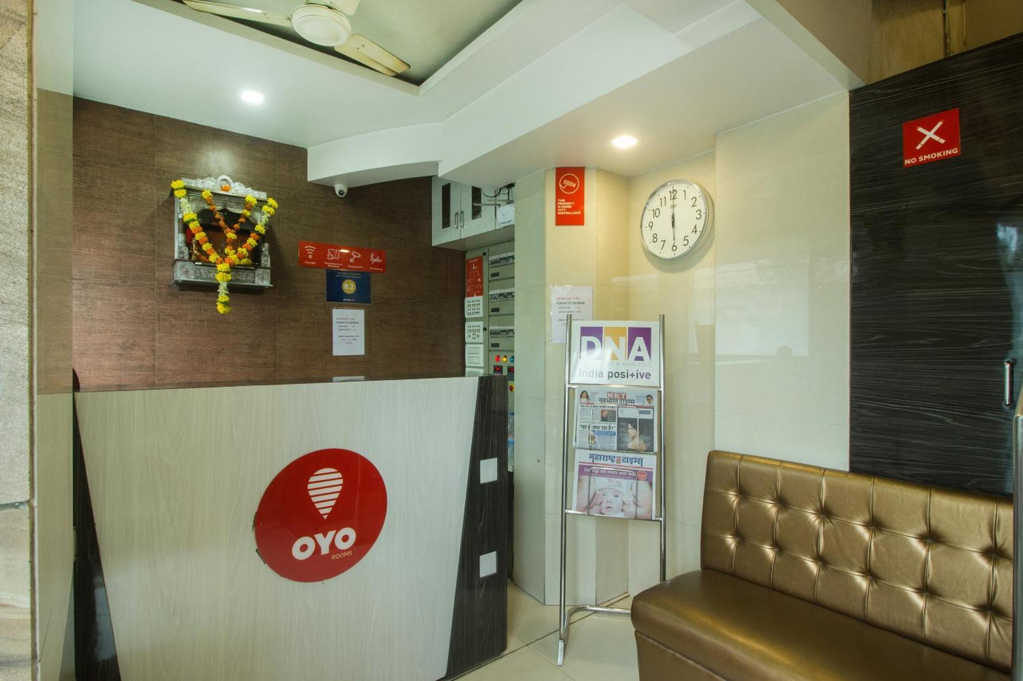 Oyo Hotel Sarovar Grand Kalamboli Exterior foto