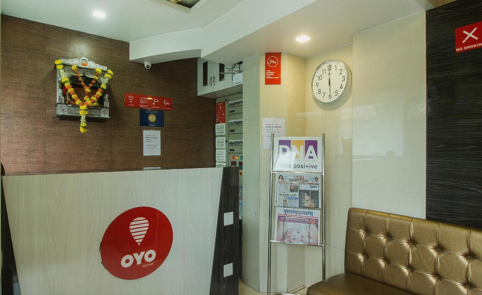 Oyo Hotel Sarovar Grand Kalamboli Exterior foto