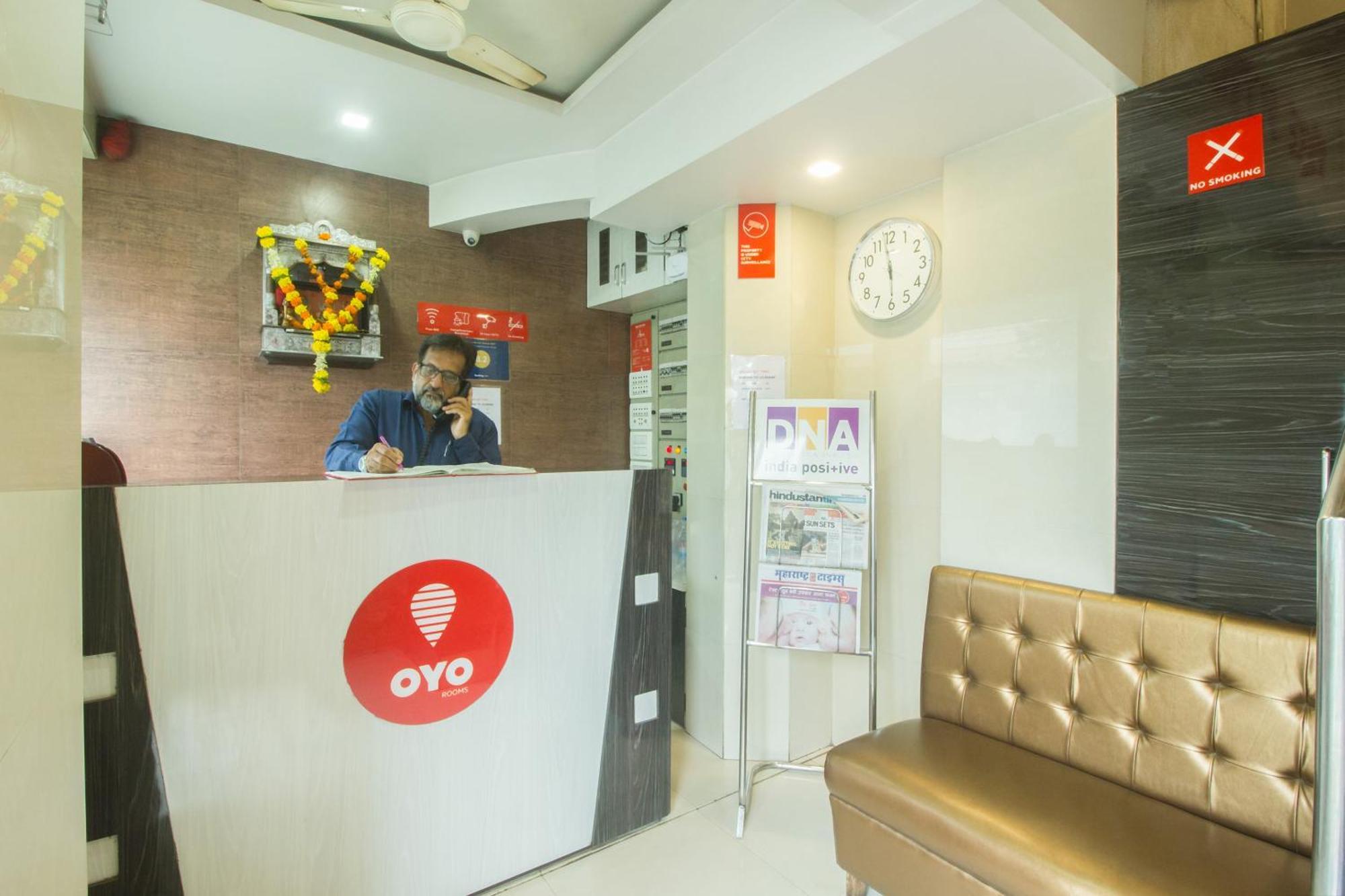 Oyo Hotel Sarovar Grand Kalamboli Exterior foto
