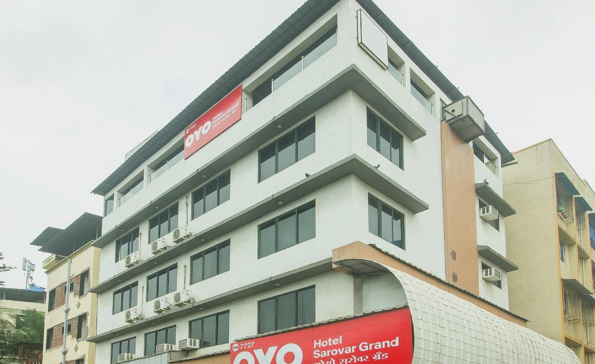 Oyo Hotel Sarovar Grand Kalamboli Exterior foto