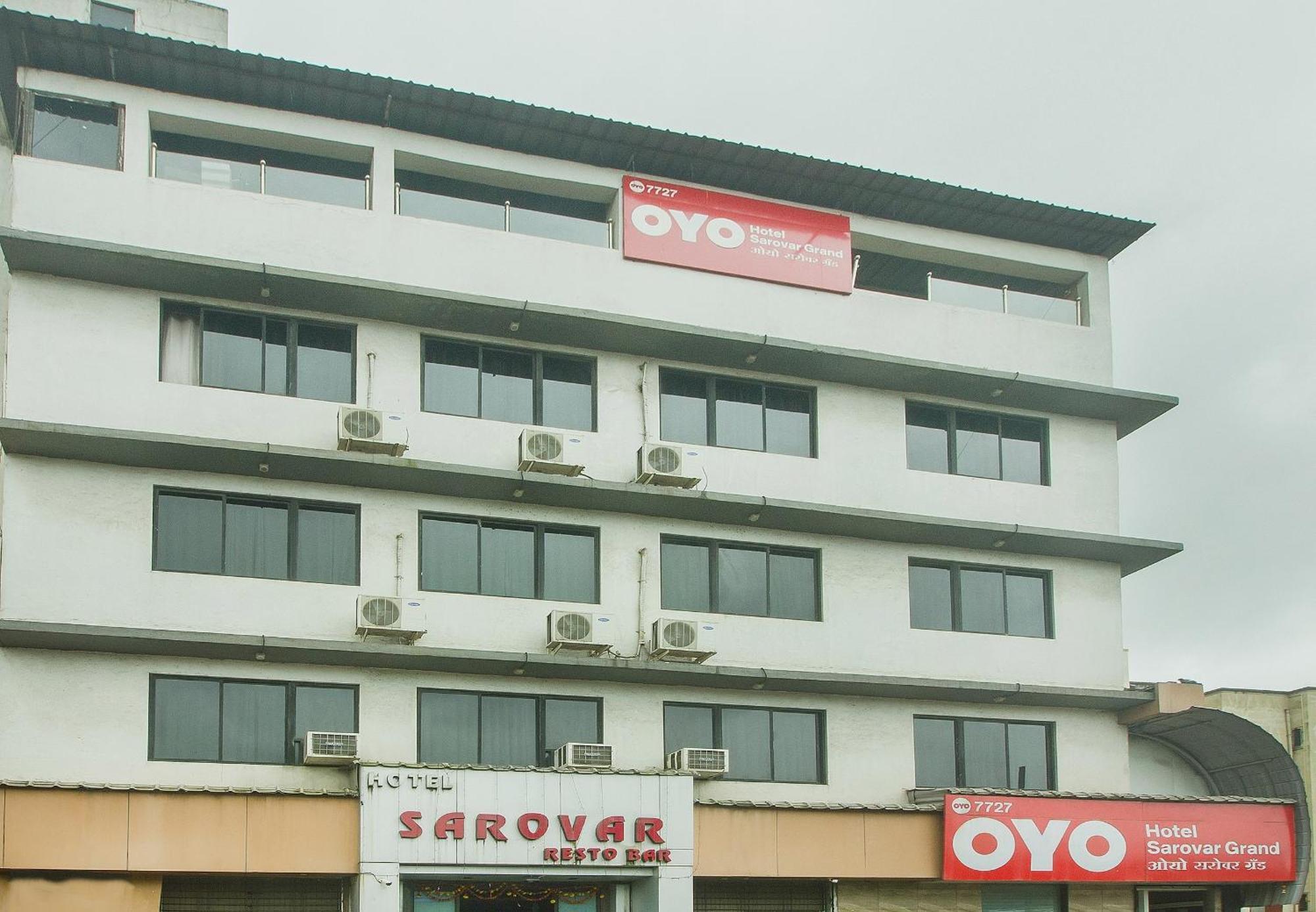 Oyo Hotel Sarovar Grand Kalamboli Exterior foto